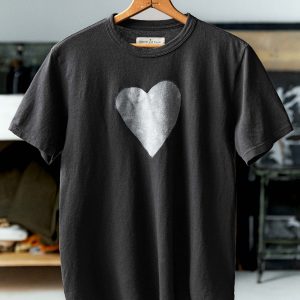 the heart tee in black